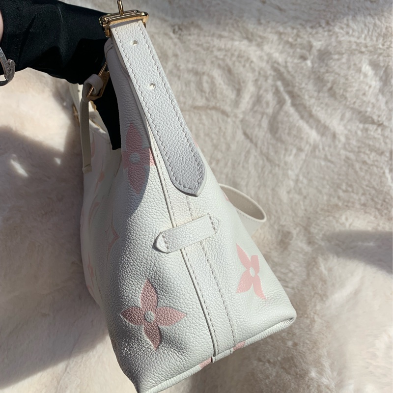 LV CARRY ALL 米白拼粉紅 XC335-3