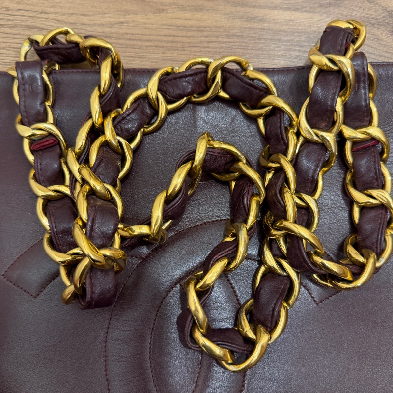 【Vintage 】CHANEL 香奈兒 氣質酒紅 粗金鏈壓紋雙 C 托特包 - 收藏級復古氣場-3