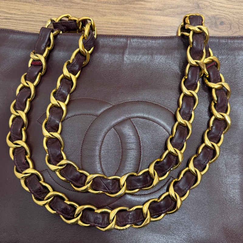 【Vintage 】CHANEL 香奈兒 氣質酒紅 粗金鏈壓紋雙 C 托特包 - 收藏級復古氣場-5