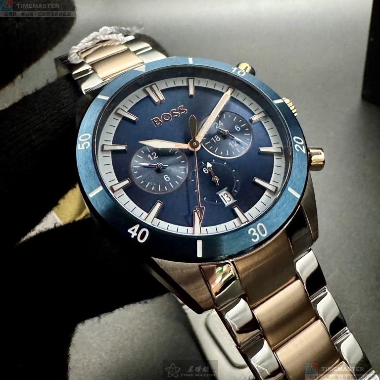 BOSS手錶,編號HB1513937,46mm寶藍圓形精鋼錶殼,寶藍色羅馬數字, 中三針顯示錶面,金銀相間精鋼錶帶款-2