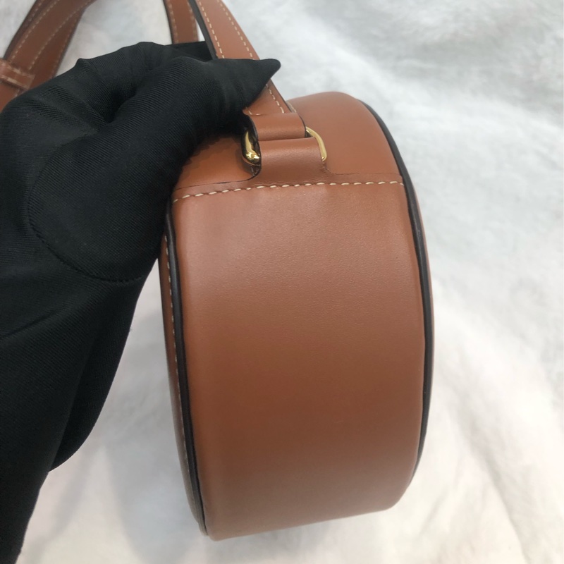 CELINE 棕色橢圓斜孭袋 XC327-3