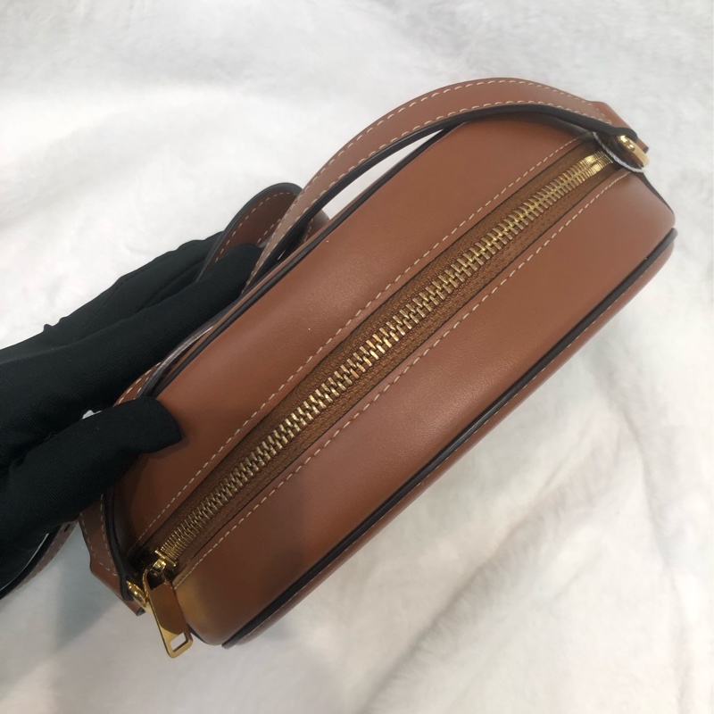 CELINE 棕色橢圓斜孭袋 XC327-5