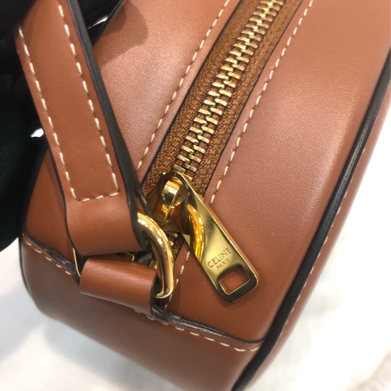 CELINE 棕色橢圓斜孭袋 XC327-6