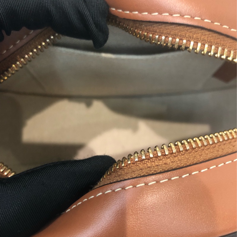 CELINE 棕色橢圓斜孭袋 XC327-11