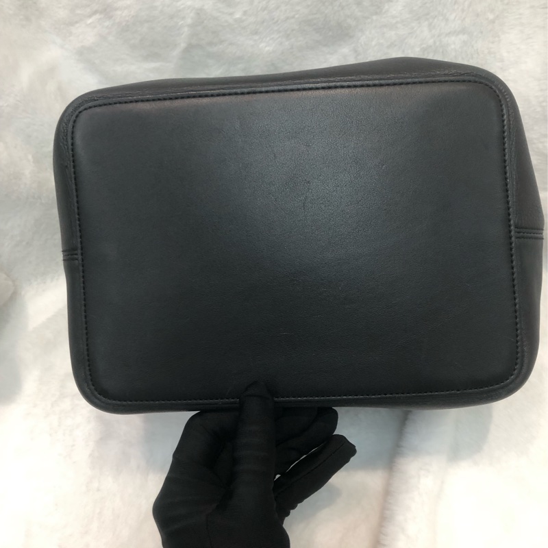 Loewe 黑色全皮手挽袋 XC332-4