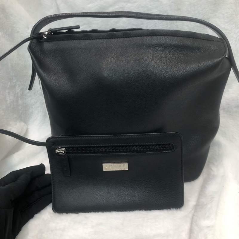 Loewe 黑色全皮手挽袋 XC332-8