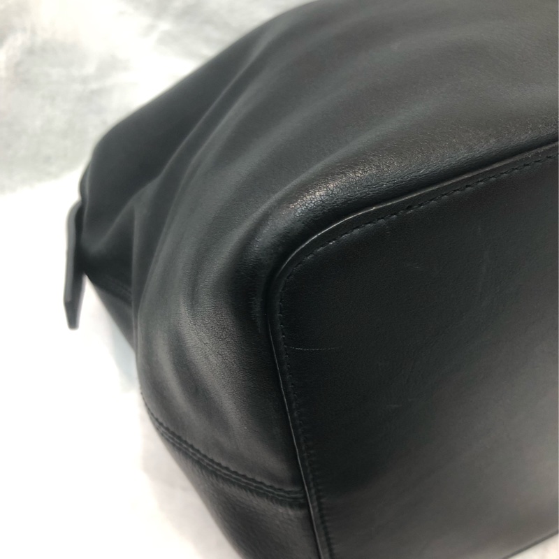 Loewe 黑色全皮手挽袋 XC332-16