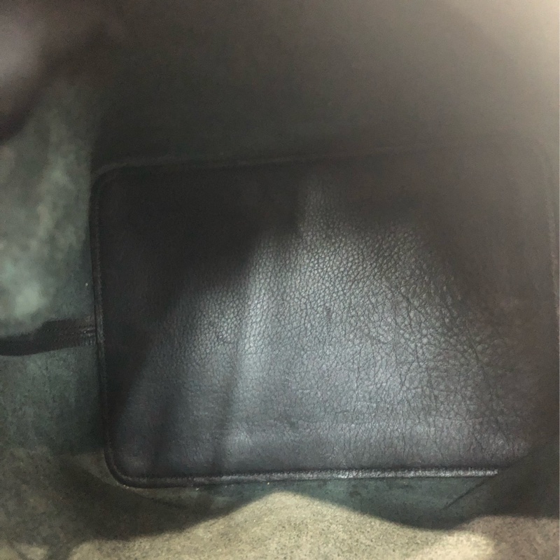 Loewe 黑色全皮手挽袋 XC332-22