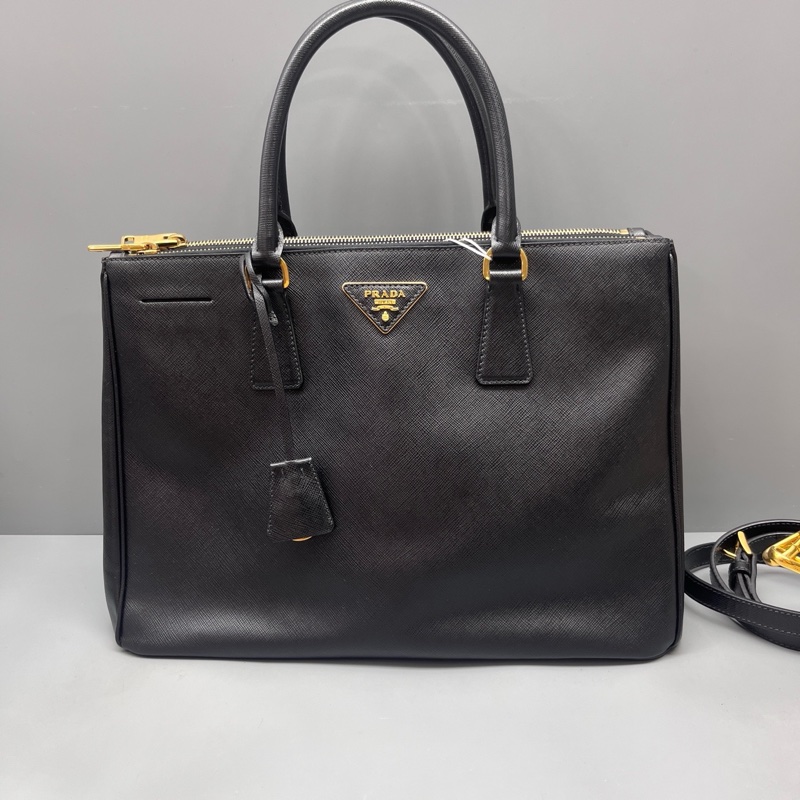 Prada 97新 黑色十字紋殺手包 尺寸34*24-0