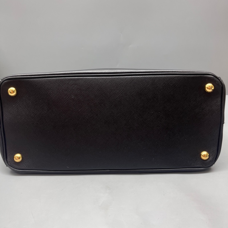 Prada 97新 黑色十字紋殺手包 尺寸34*24-2