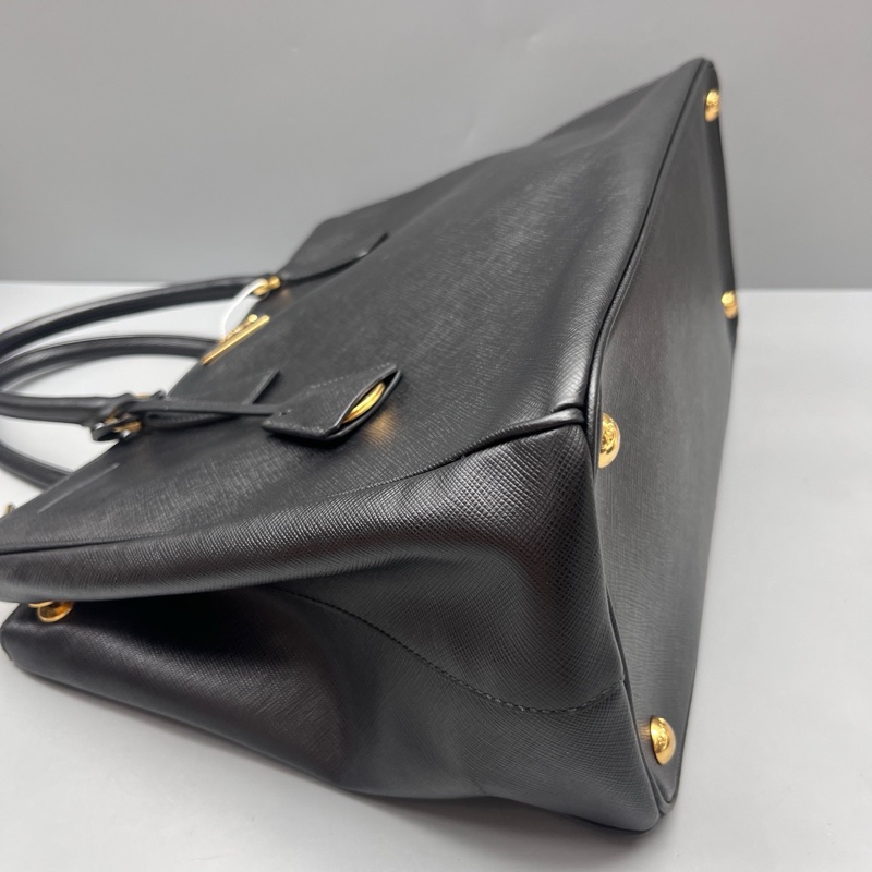 Prada 97新 黑色十字紋殺手包 尺寸34*24-3