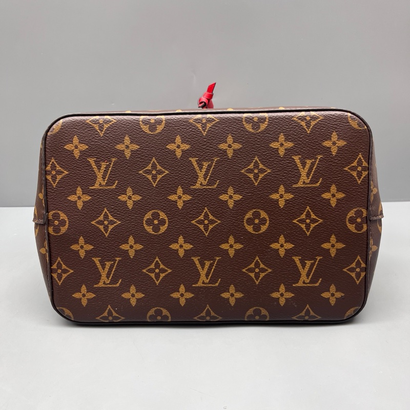 LV 98新 老花拼紅抽繩水桶包 尺寸26*26-2