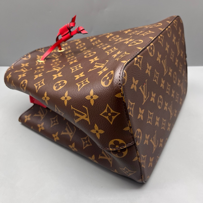 LV 98新 老花拼紅抽繩水桶包 尺寸26*26-3