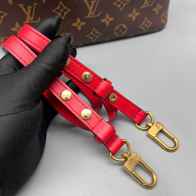 LV 98新 老花拼紅抽繩水桶包 尺寸26*26-6