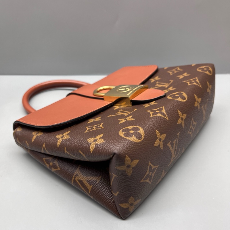 LV路易威登 97新 老花焦糖色Lock bb鎖頭包 尺寸21*15-3