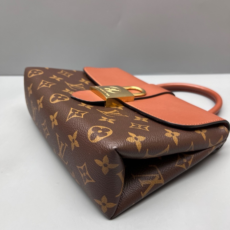 LV路易威登 97新 老花焦糖色Lock bb鎖頭包 尺寸21*15-4