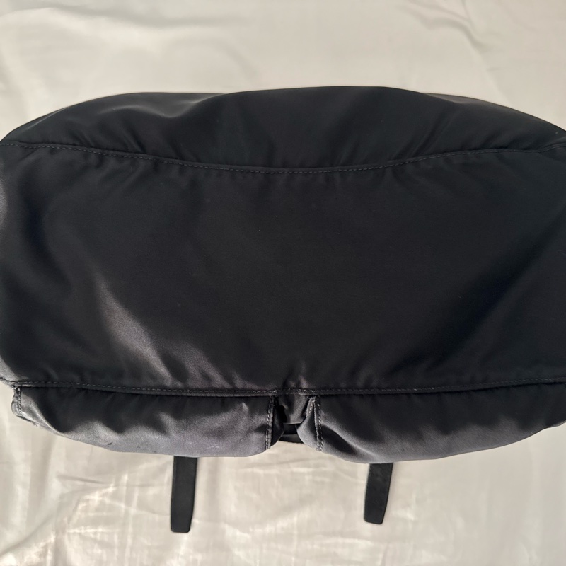 PRADA PATTINA 尼龍郵差包-7