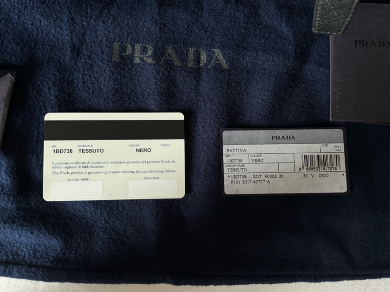 PRADA PATTINA 尼龍郵差包-12