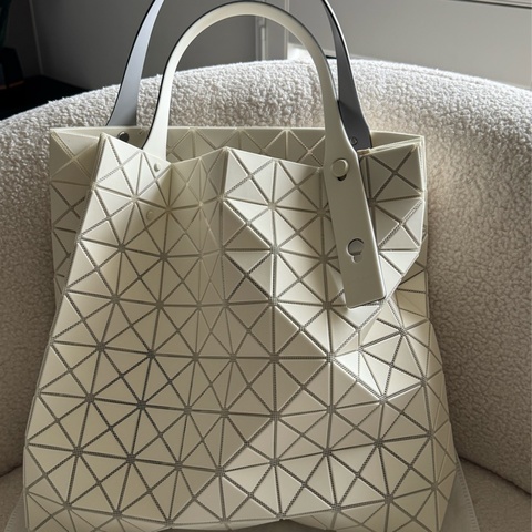 BAO BAO ISSEY MIYAKE PRISM PLUS象牙白