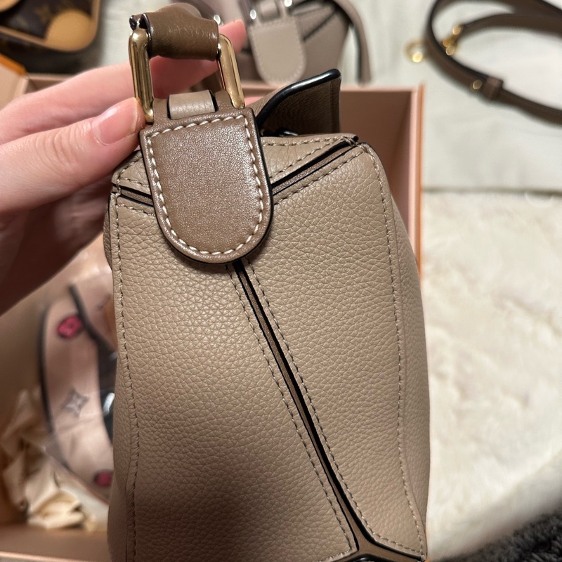 羅意威/Loewe 沙色拼色puzzle幾何包 小號附件防塵和肩帶。-2