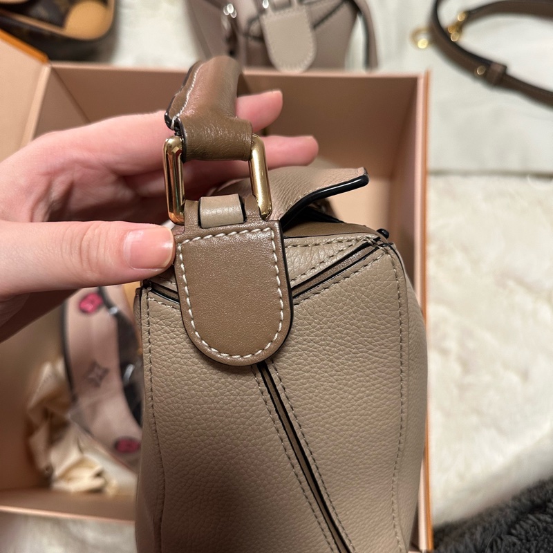 羅意威/Loewe 沙色拼色puzzle幾何包 小號附件防塵和肩帶。-3