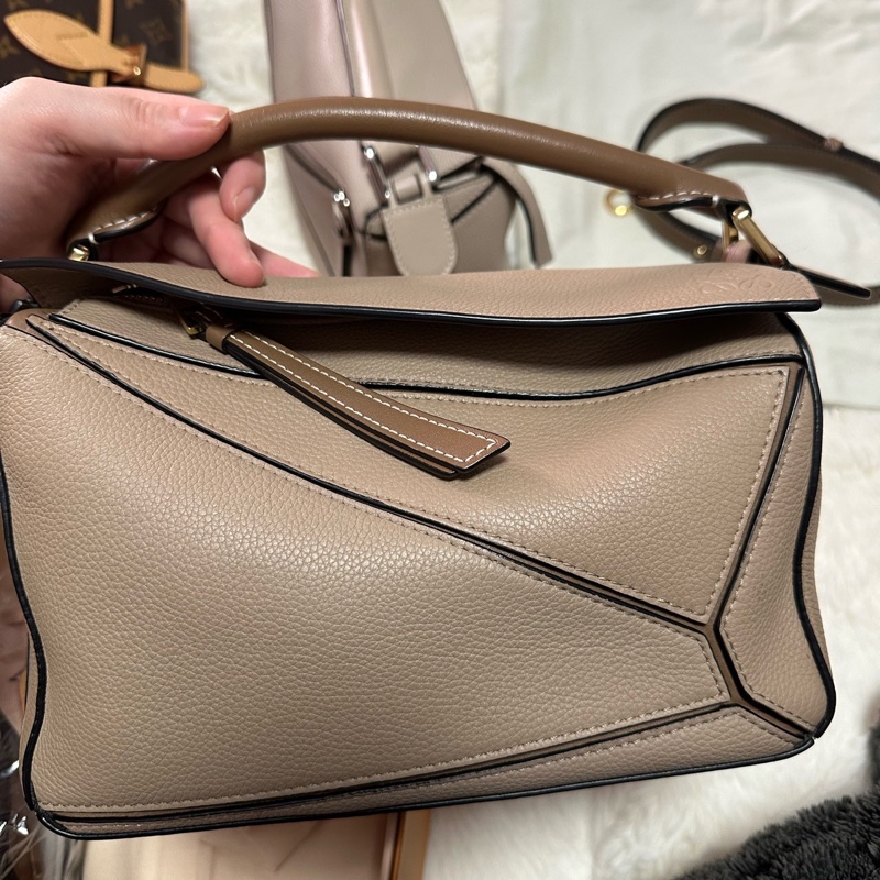 羅意威/Loewe 沙色拼色puzzle幾何包 小號附件防塵和肩帶。-4