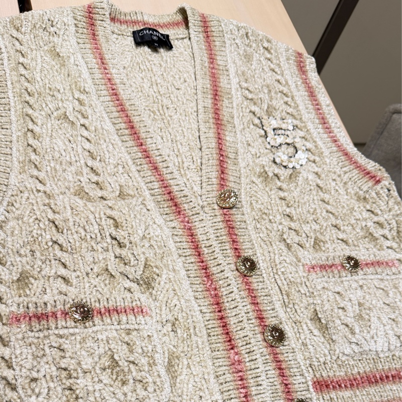 Chanel 香奈兒 針織背心｜米色粉線條｜金釦Logo｜9成新｜氣質百搭款-2