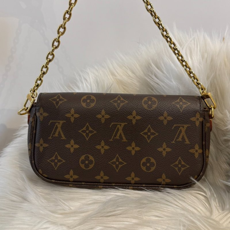 LV Wallet on Chain Ivy 肩包-1