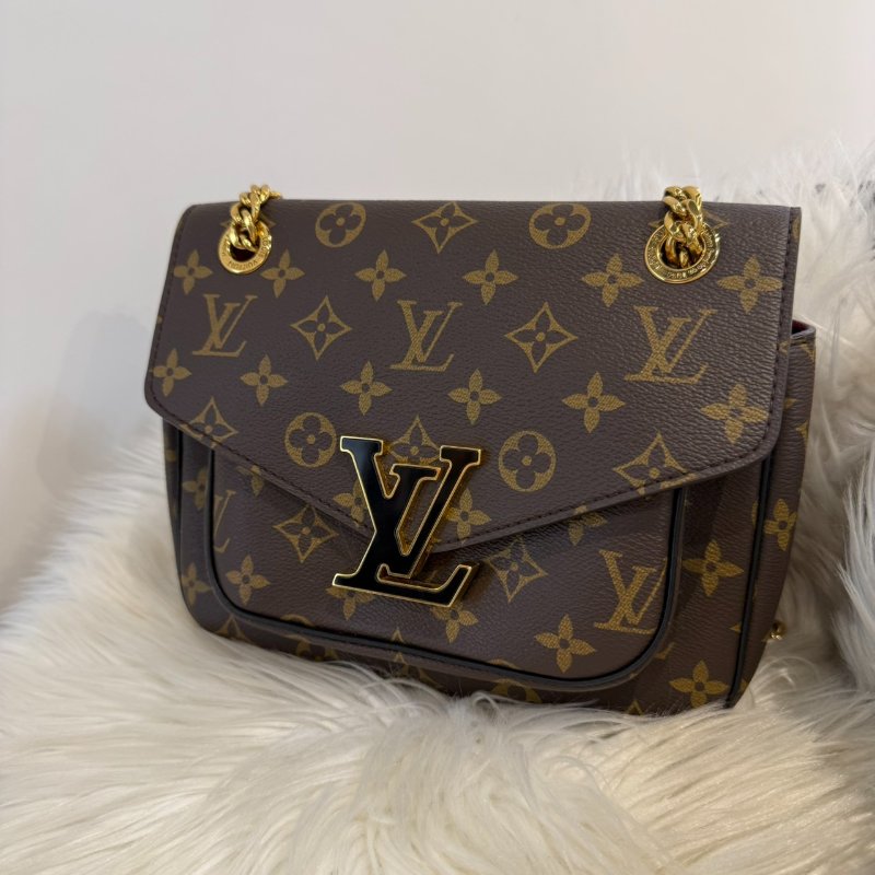 LV passy老花肩鍊包-1