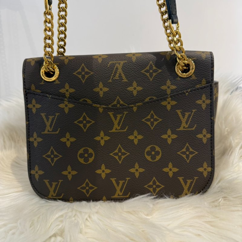 LV passy老花肩鍊包-7