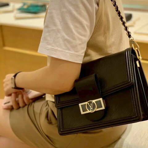 LV黑色金釦epi牛皮達芙妮MM肩側背包 M56141