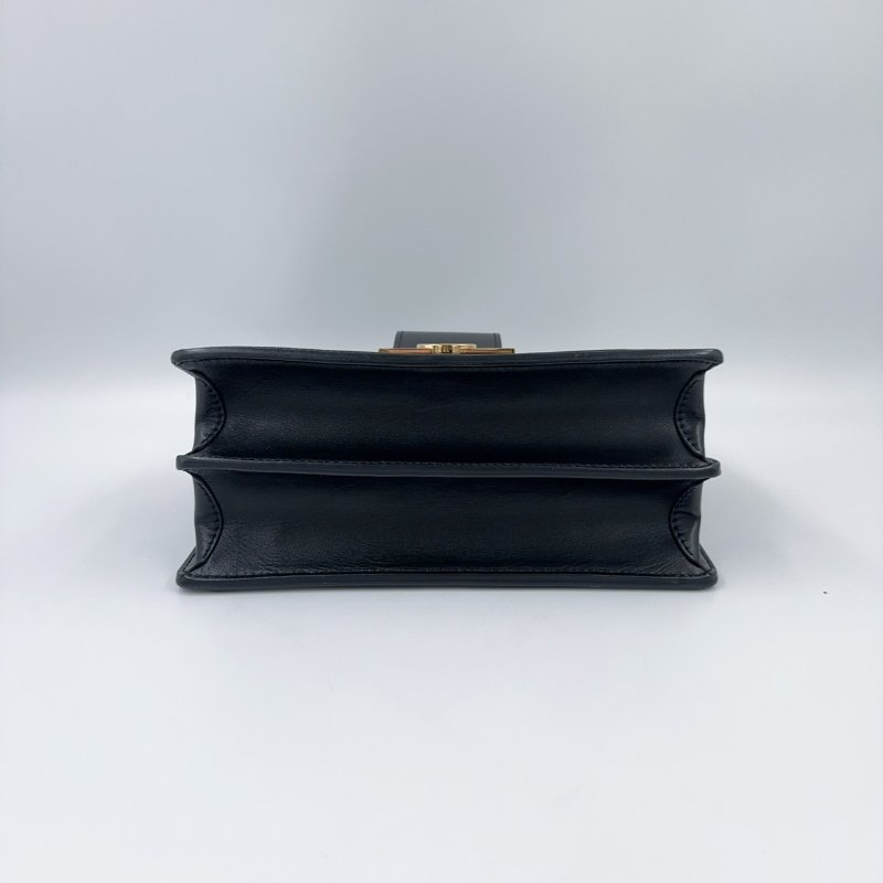 LV黑色金釦epi牛皮達芙妮MM肩側背包 M56141-7