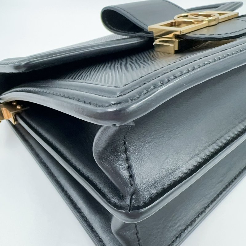 LV黑色金釦epi牛皮達芙妮MM肩側背包 M56141-10