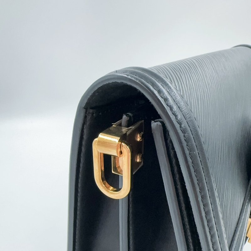 LV黑色金釦epi牛皮達芙妮MM肩側背包 M56141-15