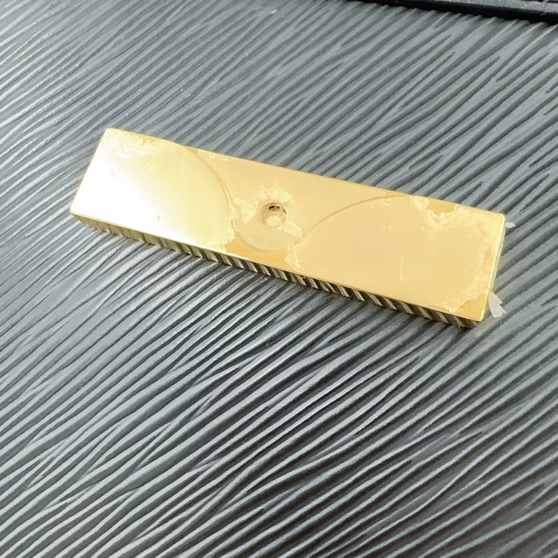 LV黑色金釦epi牛皮達芙妮MM肩側背包 M56141-17