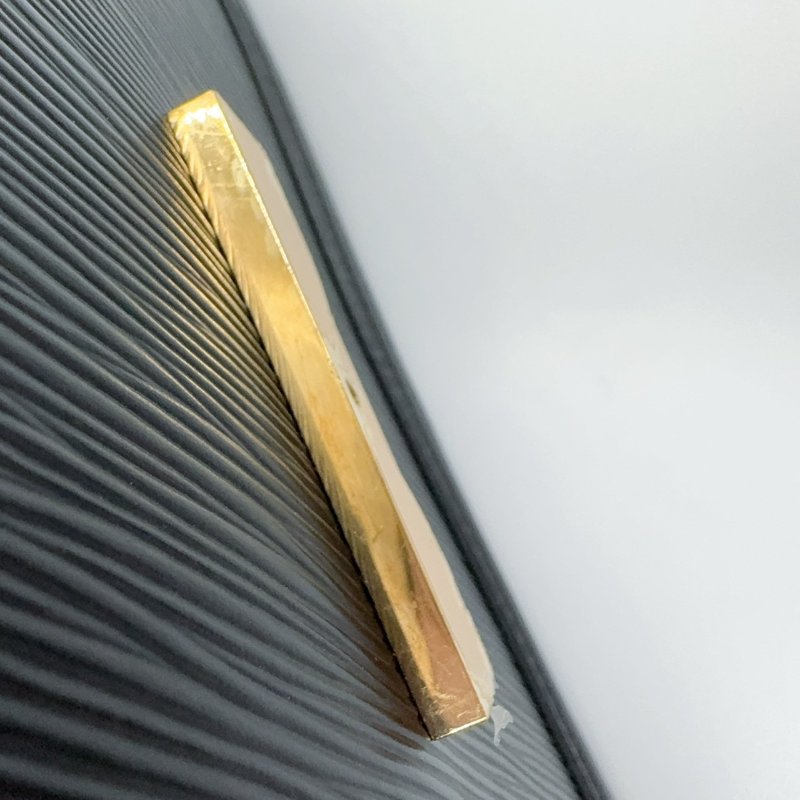 LV黑色金釦epi牛皮達芙妮MM肩側背包 M56141-27