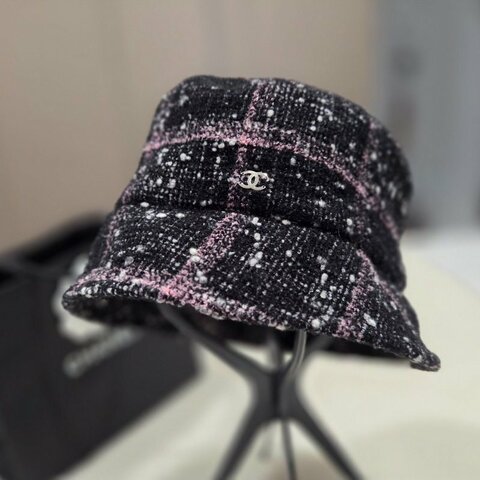 Chanel香奈兒雙C金屬logo黑底跳色輕毛呢漁夫帽/ 遮陽帽/ 休閒帽