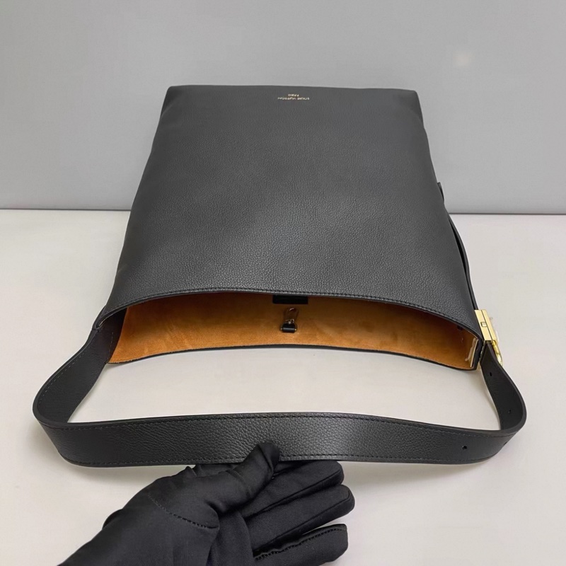 LV路易威登 黑色牛皮lowkey中號hobo芯片-4