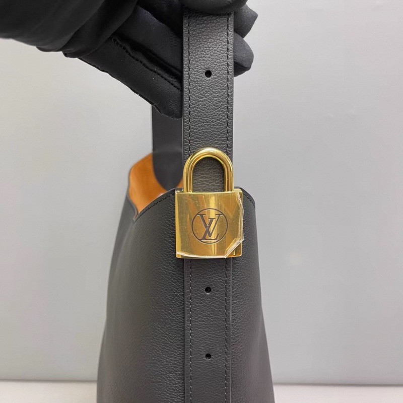 LV路易威登 黑色牛皮lowkey中號hobo芯片-6