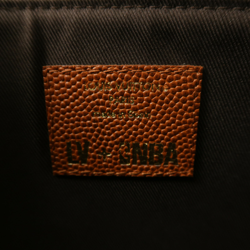 LOUIS VUITTON Monogram NBA Net Flat Pouch金扣手拿包-5