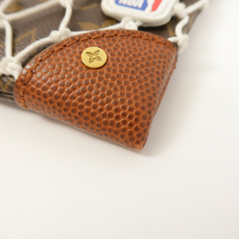 LOUIS VUITTON Monogram NBA Net Flat Pouch金扣手拿包-7