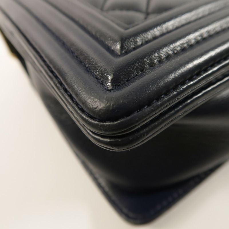 CHANEL 羊皮皮革Boy 25金扣鏈帶肩背袋-12