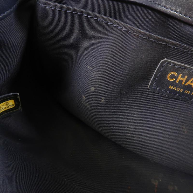 CHANEL 羊皮皮革Boy 25金扣鏈帶肩背袋-16