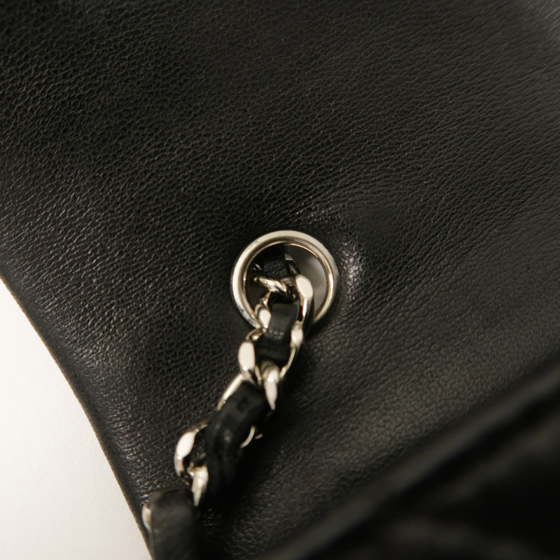 CHANEL 羊皮皮革Mini Flap Bag銀扣鏈帶肩背袋-17