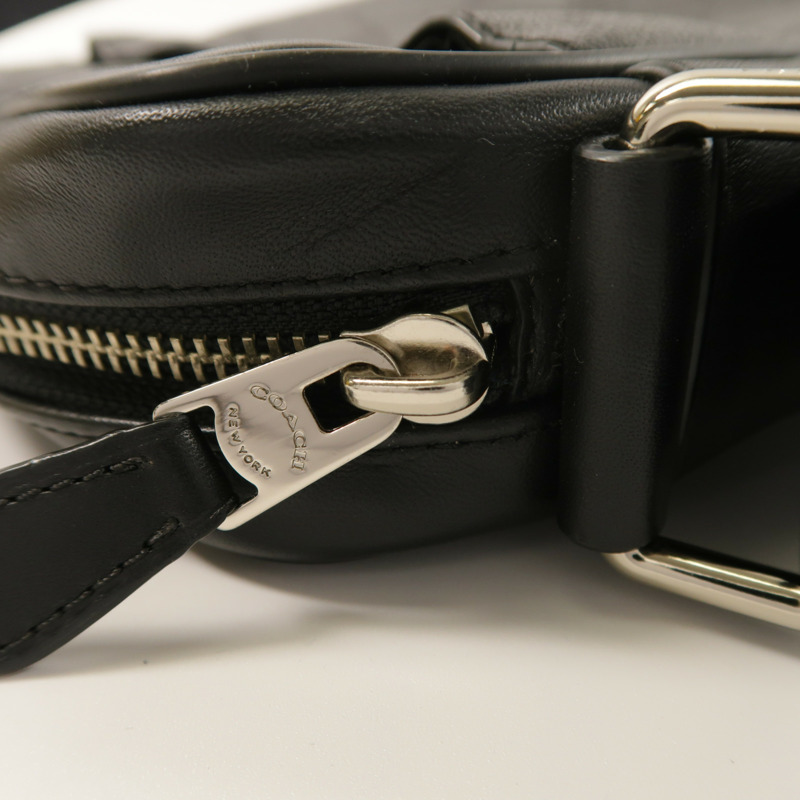 COACH 塗層帆布Charles Fight Bag銀扣肩背袋-11