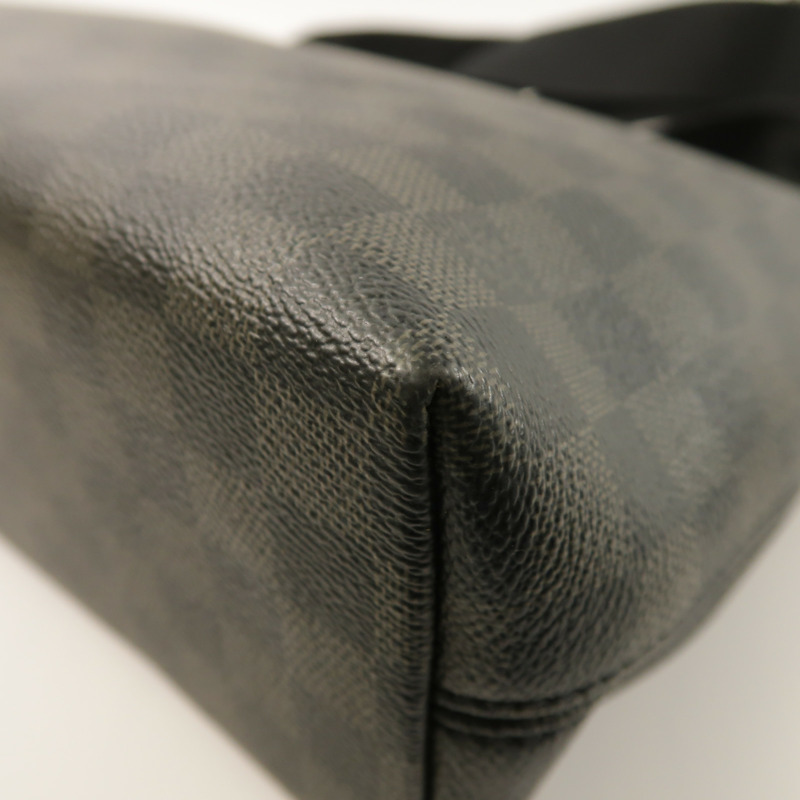 LOUIS VUITTON Damier Graphite Mick銀扣肩背袋-8
