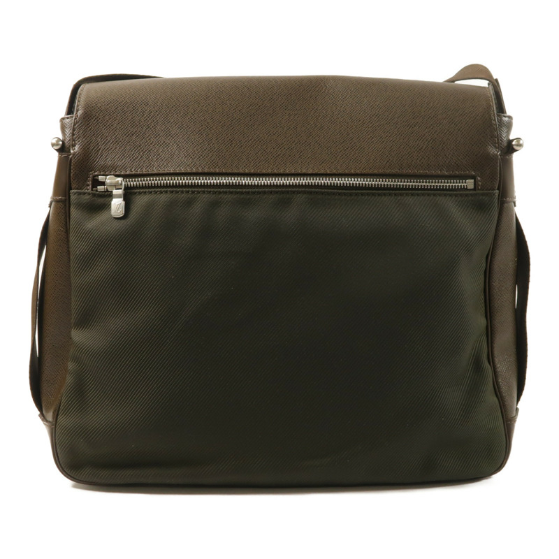 LOUIS VUITTON Taiga Viktor Messenger Bag銀扣肩背袋-1