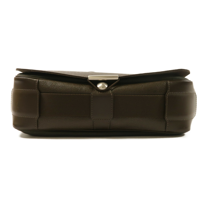 LOUIS VUITTON Taiga Viktor Messenger Bag銀扣肩背袋-3