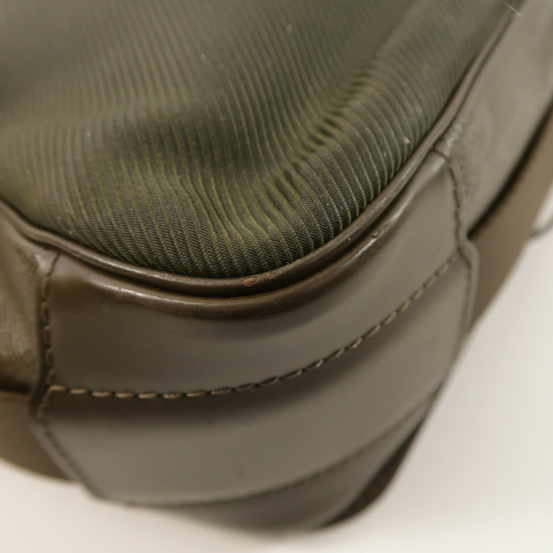 LOUIS VUITTON Taiga Viktor Messenger Bag銀扣肩背袋-11