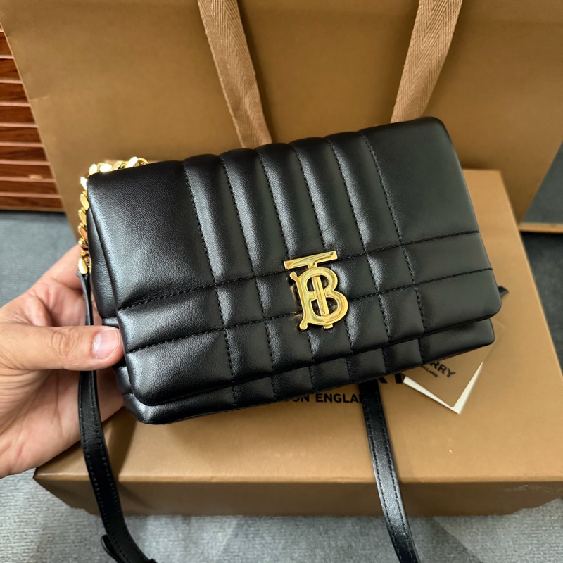 Burberry巴寶莉TB字母絎縫羔羊皮翻蓋斜背包-0